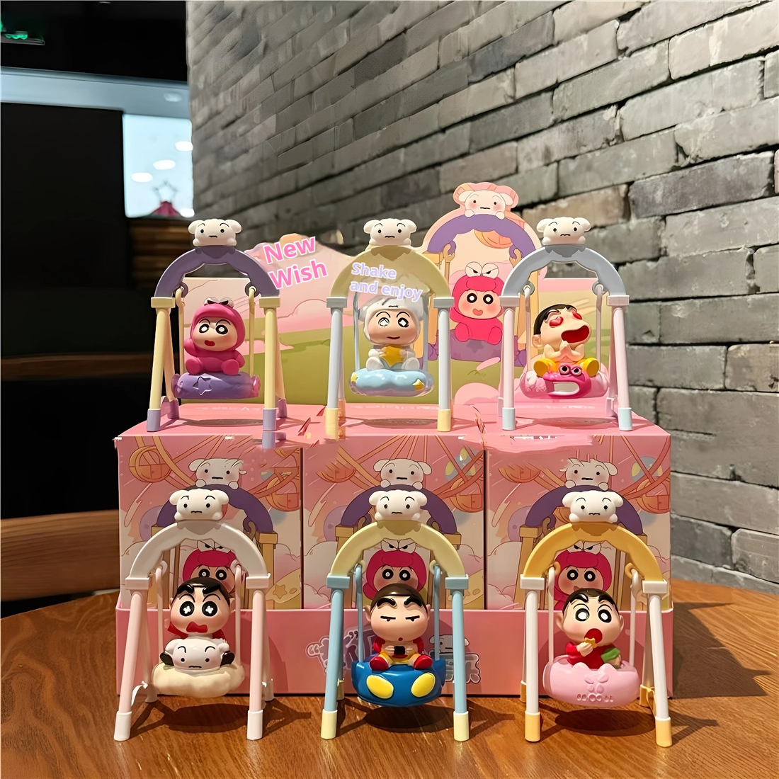 Crayon Shin-Chan Swinging Box